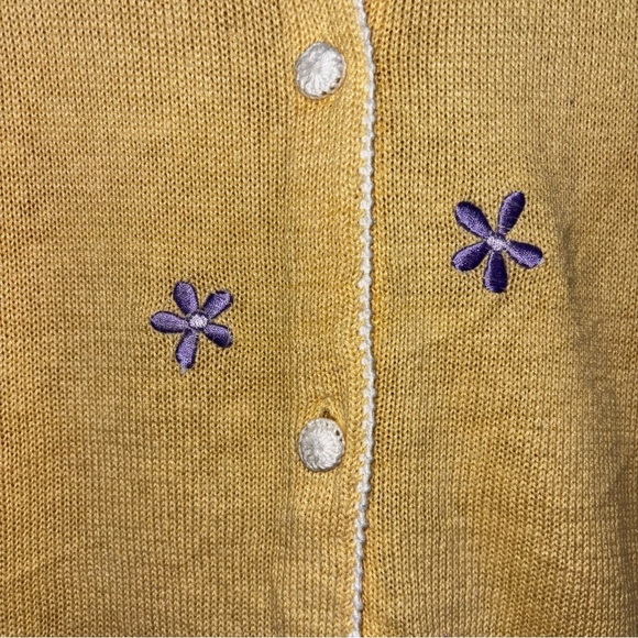 The Quacker Factory QVC Women’s Large Yellow Embroidered Sweater - Picture 8 of 16